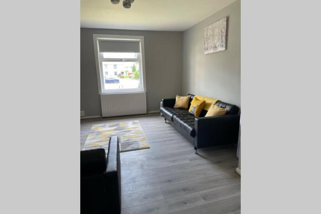 Beautiful Two Bedroom Flat By The Loch Balloch Exterior photo