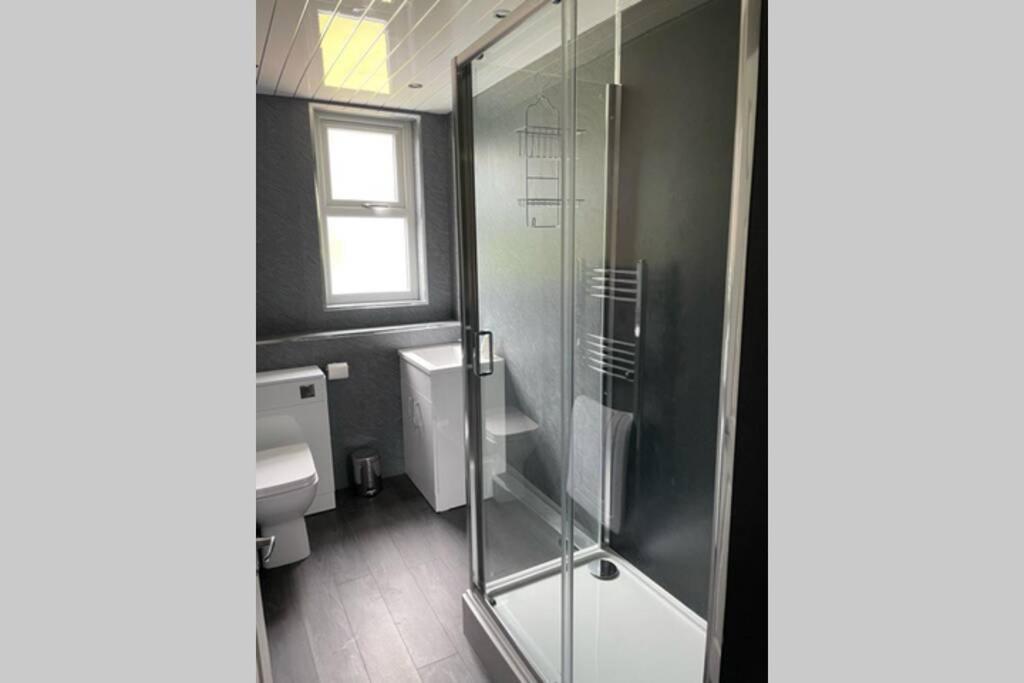 Beautiful Two Bedroom Flat By The Loch Balloch Exterior photo